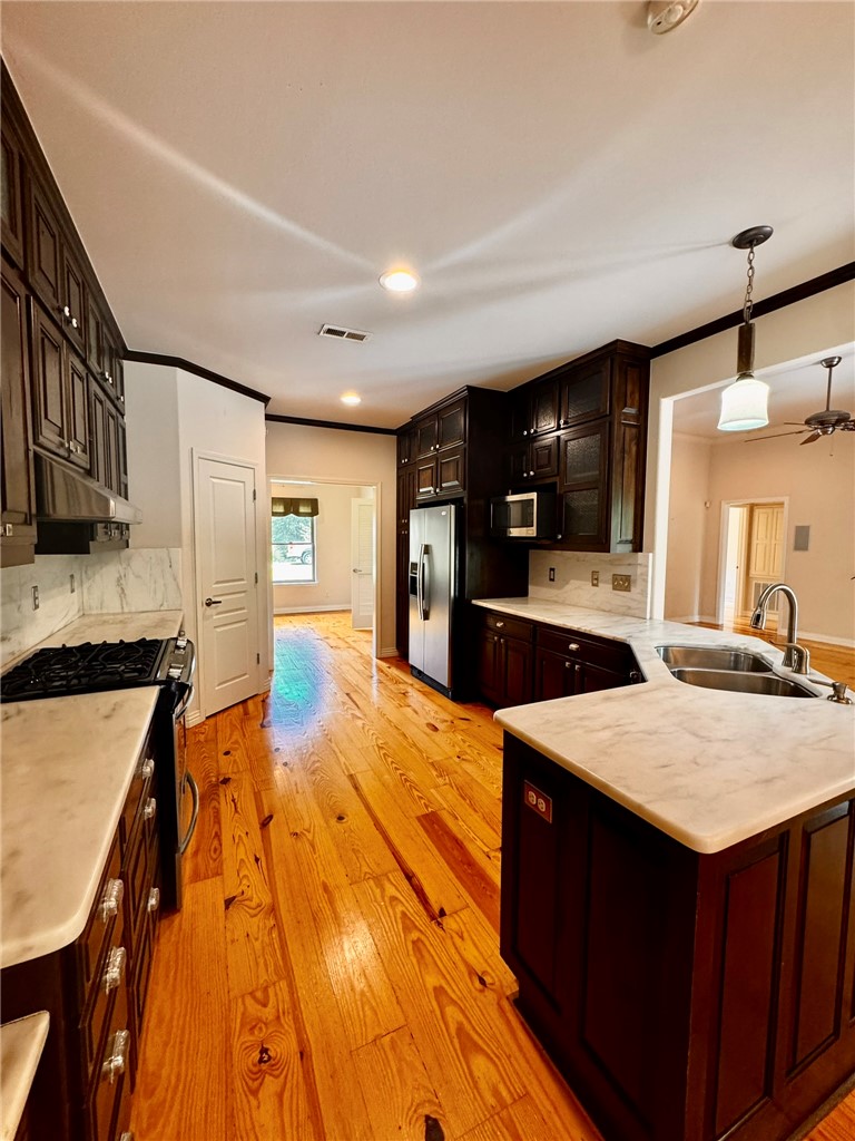 Lakeview Add Rogers - Residential Lease