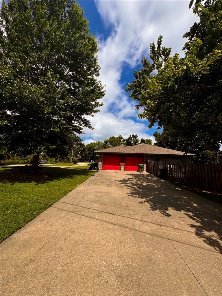 Lakeview Add Rogers - Residential Lease