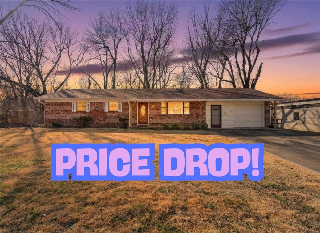 Welcome to this turnkey 3-bed, 2-bath retreat in the heart of Springdale. This home has been thoughtfully reimagined, blending vintage soul with contemporary luxury. All "big ticket" renos are complete: New Roof, New Soffits, New Flooring, New Baseboards, and Fresh Paint throughout... AND MORE! 

Experience an airy, mid-century feel with soaring ceilings in the primary suite and main living areas. The open-concept flow lives much larger than its footprint, anchored by an updated chef’s kitchen with massive counter space. This home is impressively efficient, offering low utility costs and superior insulation for year-round peace.

Unrivaled Privacy: Situated on a rare double lot with no neighbors to the south and an extra lot separating you to the north. Relax on the spacious covered patio surrounded by mature trees and blooms. Enjoy prime location with direct access to Emma Street via the nearby Greenway trail. Move in with total peace of mind!

SEE ATTACHED LIST FOR FULL LIST OF UPDATES!
