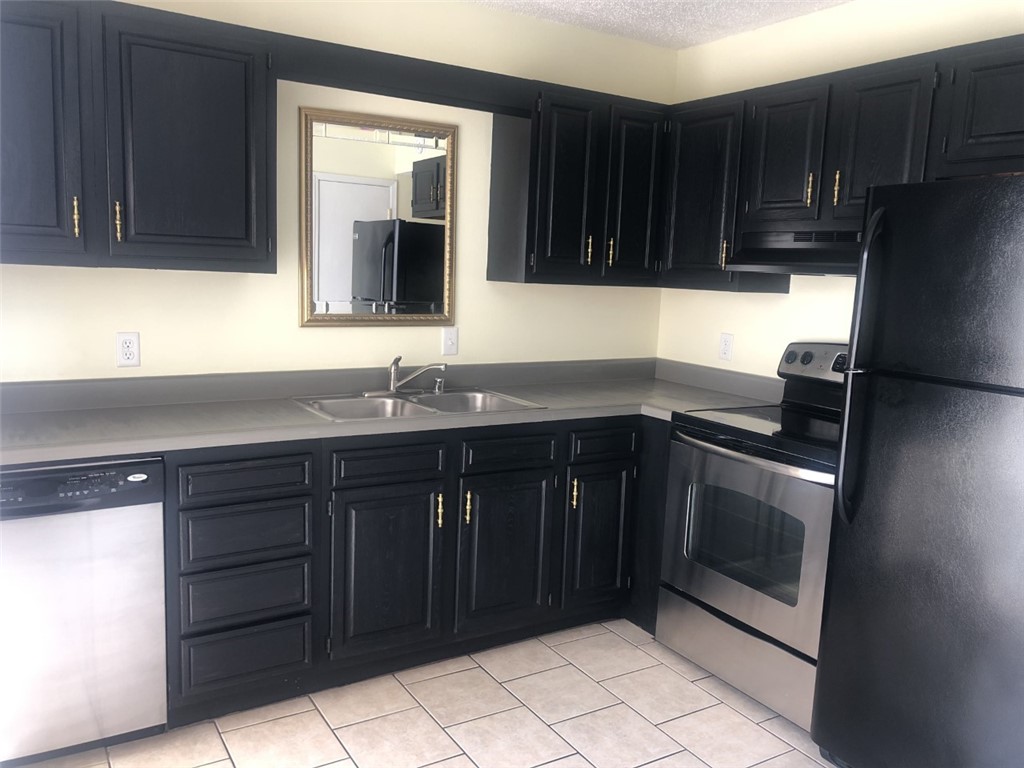 Villa North Sub - Residential Lease