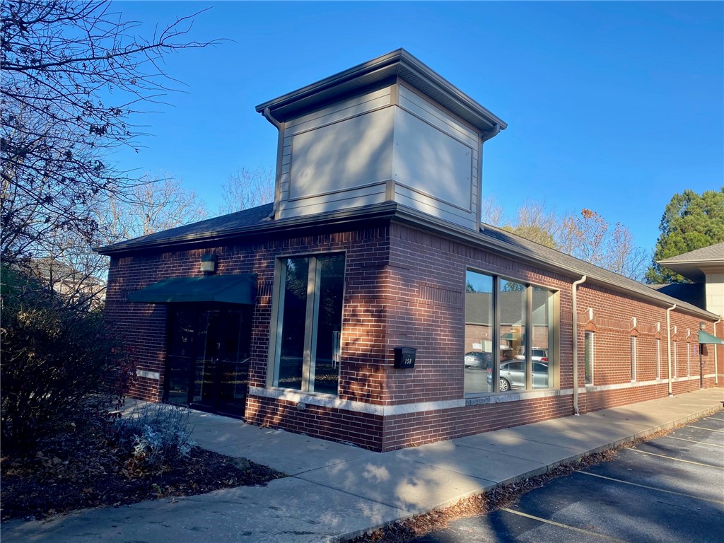 Office building available in a great location in Fayetteville off E Sunbridge Dr! Formerly laid out as doctor’s office. Common parking with handicap access, office is fire sprinklered, secured building with security system. Tenant responsible for 42% of gross monthly utility expenses – electric, water, sewer, and gas and will be invoiced monthly with base rent.