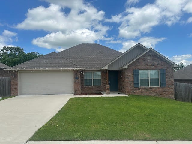 Fantastic 4-bedroom 2-bathroom rental that offers a split floor plan, large living room, eat in kitchen, nice covered deck, and large backyard. Schedule your showing today.