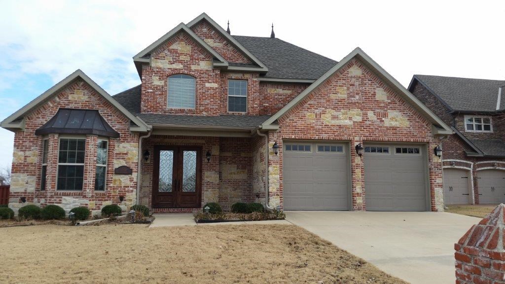Amazing 4 bed / 3 bath home in Chapel Hills Sub. Minutes from Crystal Bridges. Amazing parks, trails, and schools. Features include wood flooring, granite counter tops, stainless appliances, formal dining area, office, covered patio and privacy fenced yard. Pets ok.