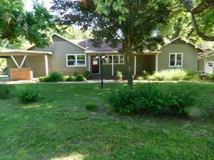 Great Location, Bergman Schools, only 5 minutes to Harrison. Updates include new windows, new interior paint and exterior paint, new floor coverings, counter-tops, and more. Jetted tub in master bath. Walk-in crawlspace has work area with sink, commode & shower. Covered deck, patio, shed, Plus 20x20ft work shop or convert to detached garage. Come see - Looks Great!!