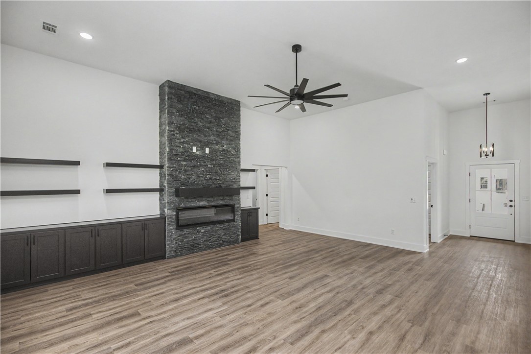 Oak Brook Sub Ph 1 Siloam Spgs - Residential