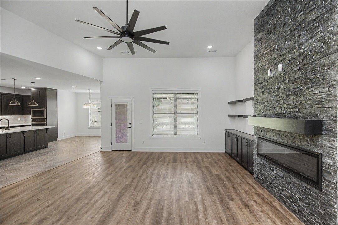 Oak Brook Sub Ph 1 Siloam Spgs - Residential