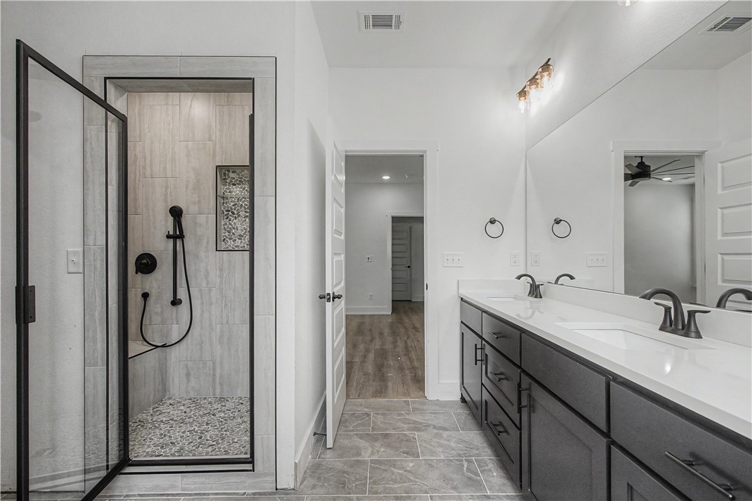 Oak Brook Sub Ph 1 Siloam Spgs - Residential