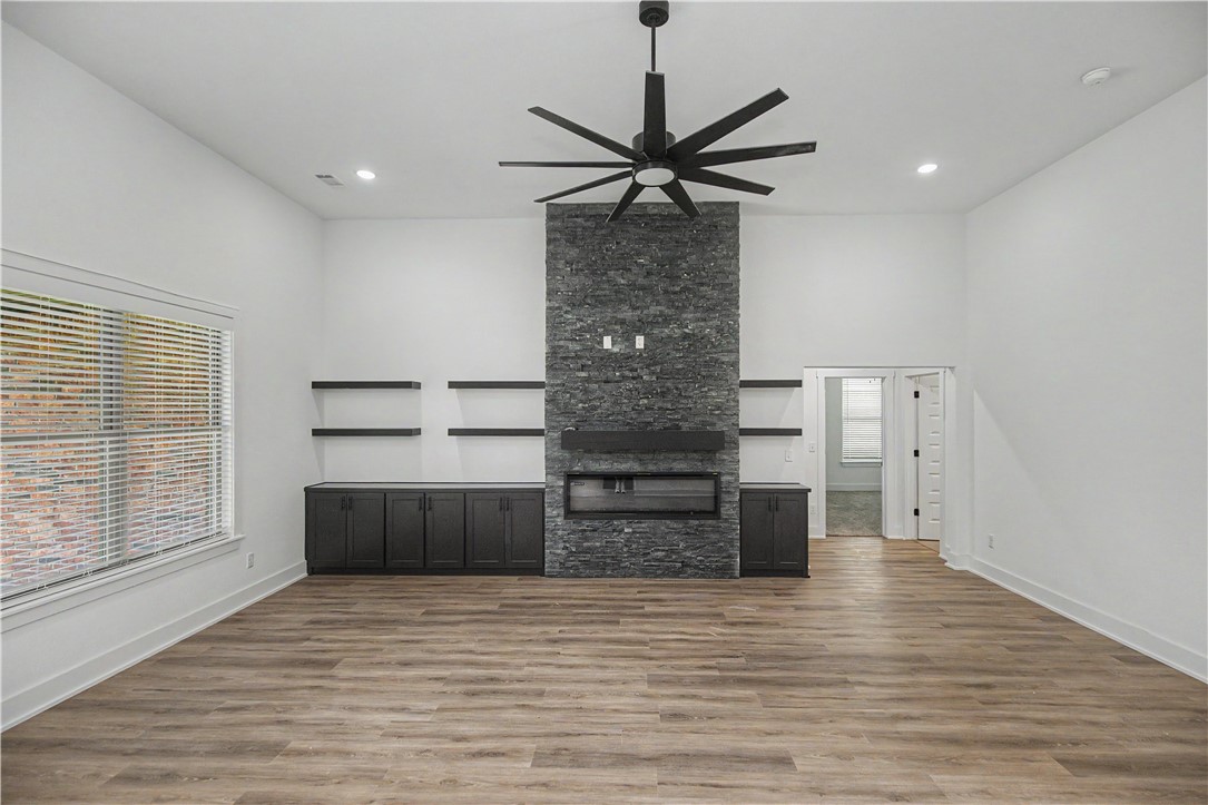 Oak Brook Sub Ph 1 Siloam Spgs - Residential