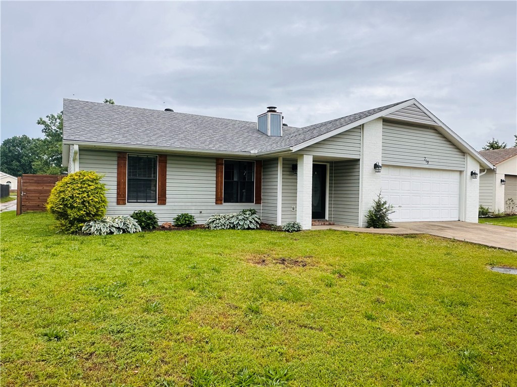 Great Bentonville location not far from downtown, New home office, Bentonville schools, and easy access to I-49. This 3 bedroom, 2 bath home features large rooms, vaulted ceilings, screened in porch, large corner lot, and all in an established neighborhood just down from so much Bentonville has to offer. Some updates and remodeled items include: Roof replaced 2021, New light fixtures in Living room, New toilets, fresh new paint throughout bedrooms, new fans in primary suite and living room, soft close drawers in kitchen. Home is in a non mandatory flood insurance area.
