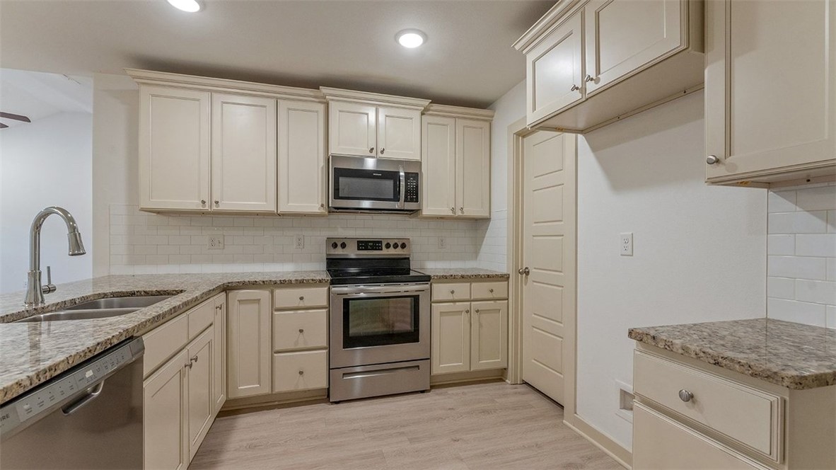 Walnut Creek Sub Gravette - Residential
