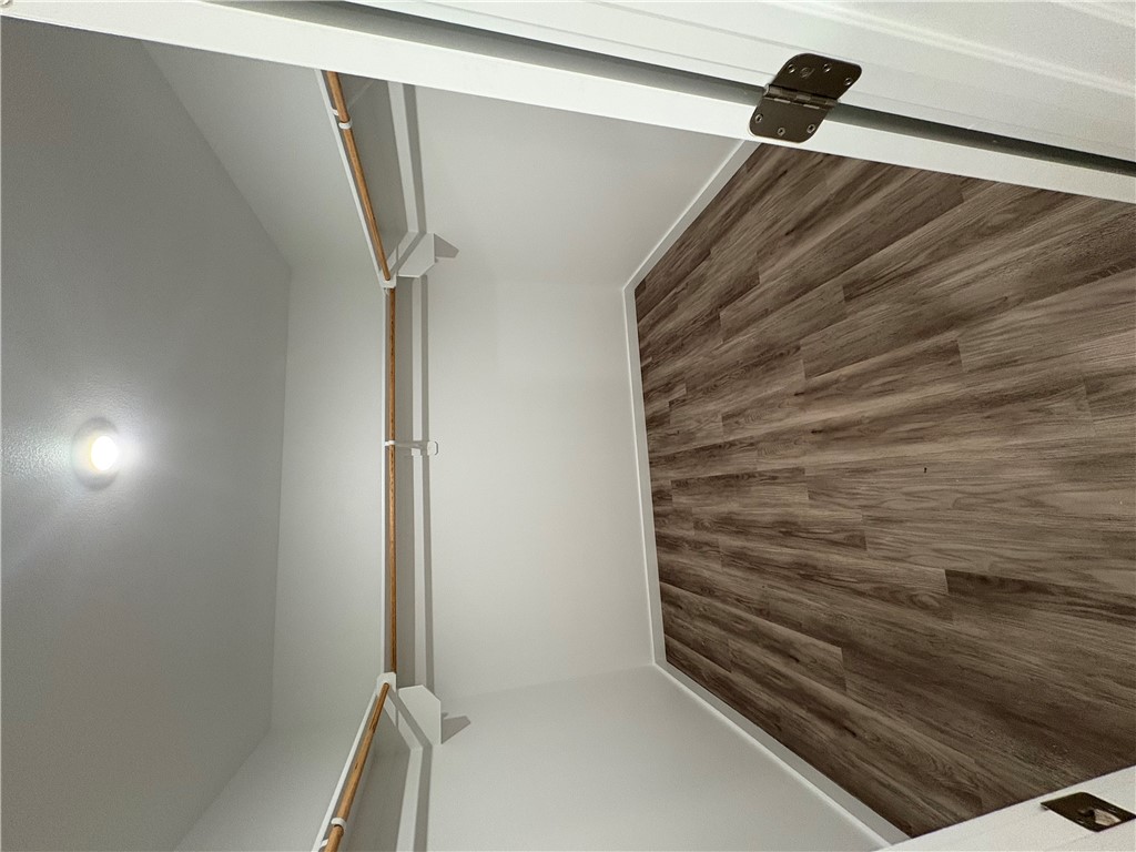 Applewood Estates - Residential Lease