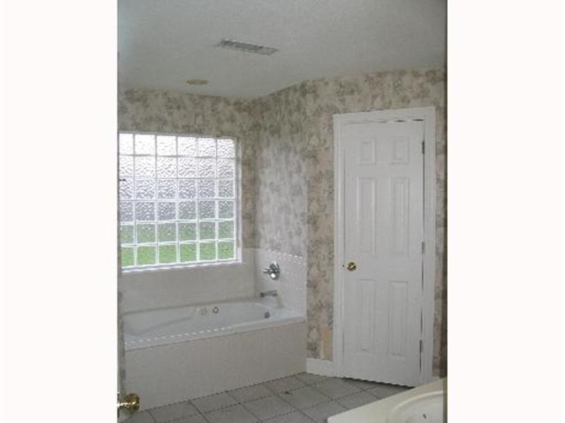 Tunbridge Wells Sub Bentonville - Residential Lease