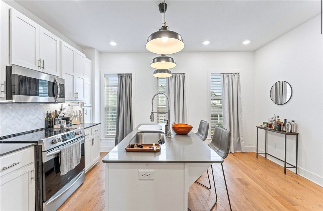 T J Hollands Sub Bentonville - Residential