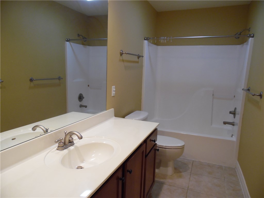 Homes At Oakmont Horizontal Prop Rogers - Residential Lease