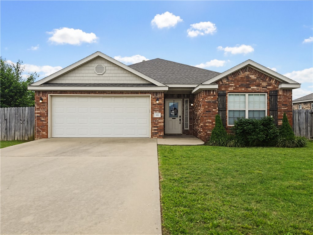 *Seller credit of $4,000 and preferred lender credit of $3,000!* Imagine coming home to a peaceful neighborhood tucked away from the hustle while still being minutes from everything that makes Northwest Arkansas one of the fastest-growing regions in the country. Enjoy morning walks through the neighborhood and easy access to Bentonville’s dining, shopping, and entertainment. You’re just minutes from Bentonville West High School, approximately 10 minutes from downtown Bentonville, Crystal Bridges, and the Walmart campus, while still enjoying the comfort and affordability of Centerton living. Whether you’re raising a family, working remotely, or looking for a home base close to Northwest Arkansas’ best amenities, this location offers the perfect balance of convenience, community, and everyday comfort.