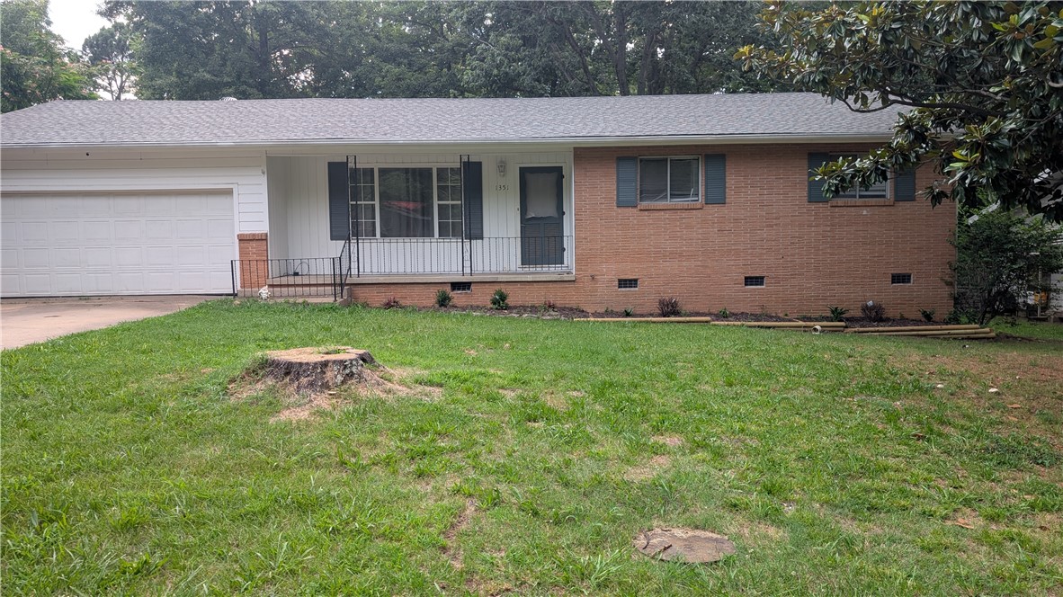 Available about July 23
3 Bedrooms, 1.5 Bathrooms offers Excellent access to the University of Arkansas campus via a very close bus stop
Includes a den and a separate family living room
Fenced-in backyard
Appliances provided: Refrigerator, washer, and dryer.

New flooring being installed and other improvements like a new stainless steel refrigerator and dishwasher. This property has received a recent interior paint job and new fence installed in back yard. Please no showing till July 18 2026 so contractors are free to work till then.

Leasing Requirements:

Credit Score: Minimum 650 required for all adult applicants.
Application Fee: $35 per adult.
Pet Policy:
Pets are considered (maximum of 2).
Pet Deposit: $400 non-refundable fee per pet.
Pet Rent: $25 per pet, per month.
Dog breed restrictions apply.