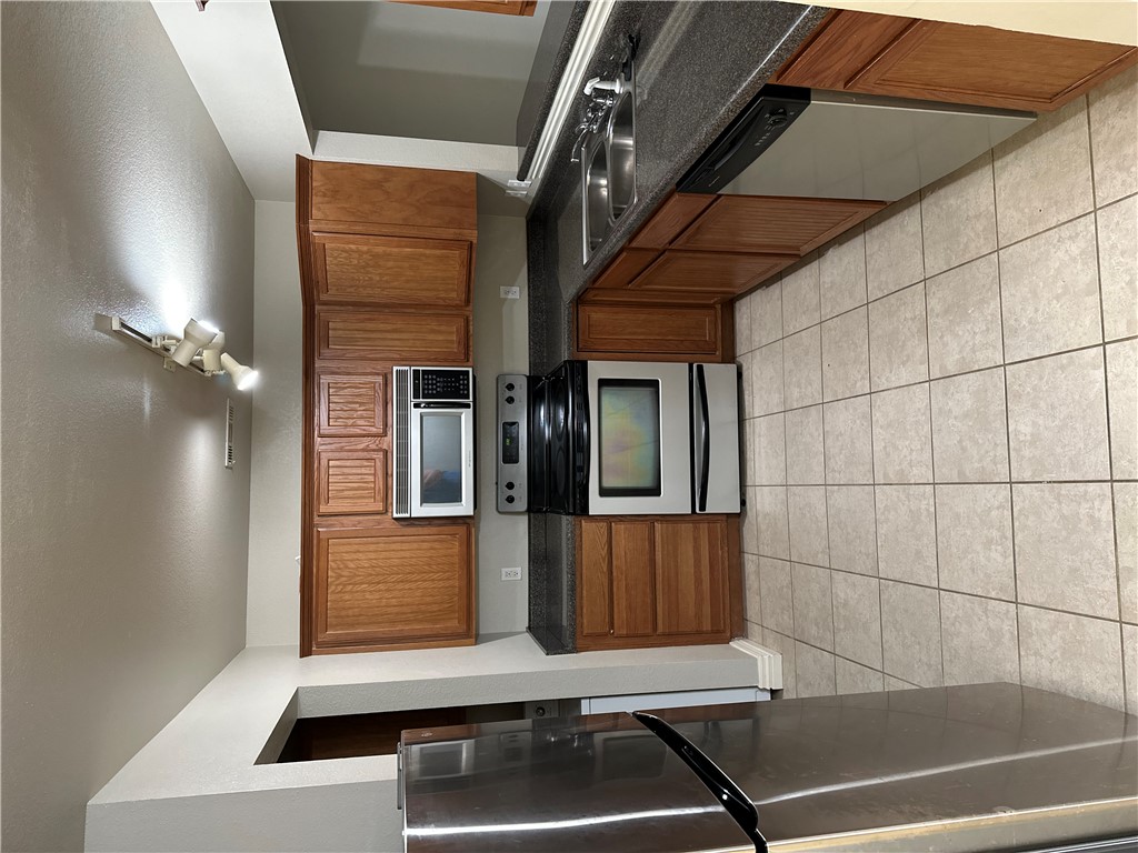 Wood Ave Condo Hpr - Residential