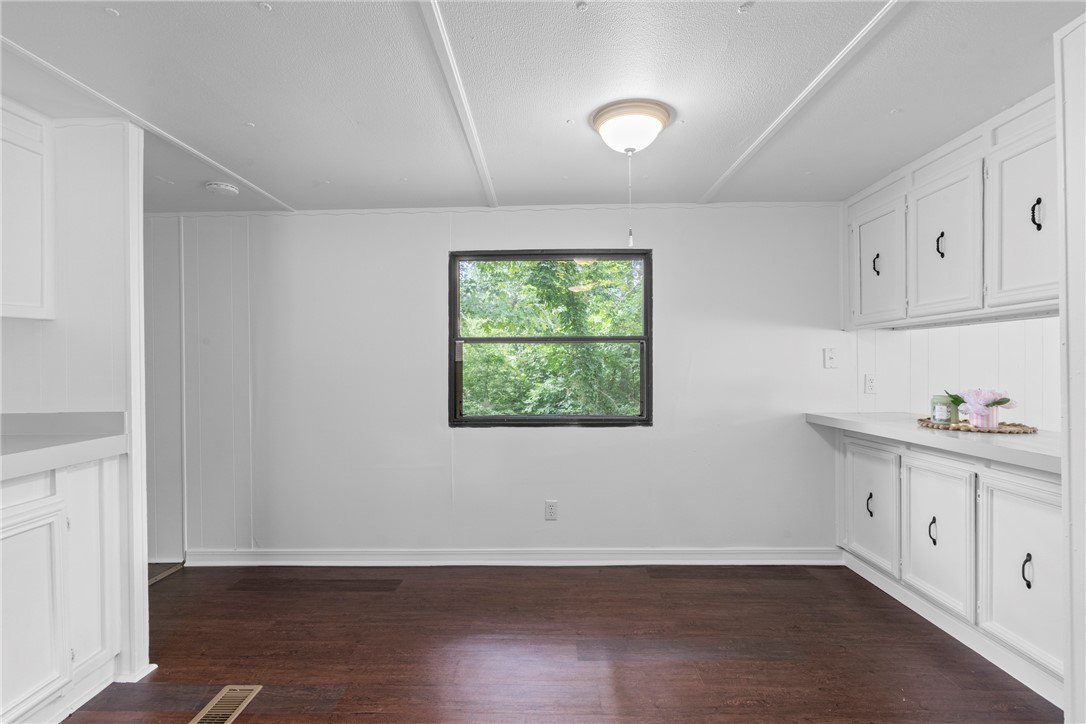 E N Coons Sub Rurban - Residential