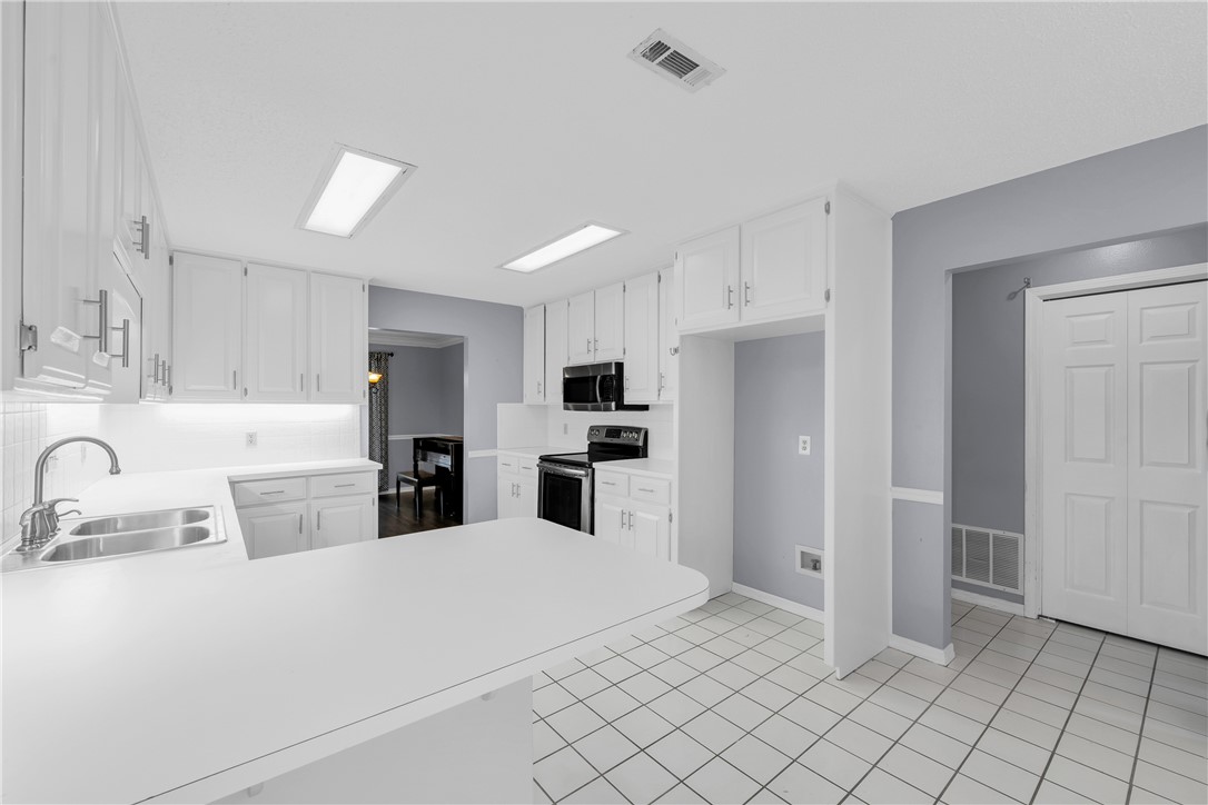 Royal Oaks Estates - Residential