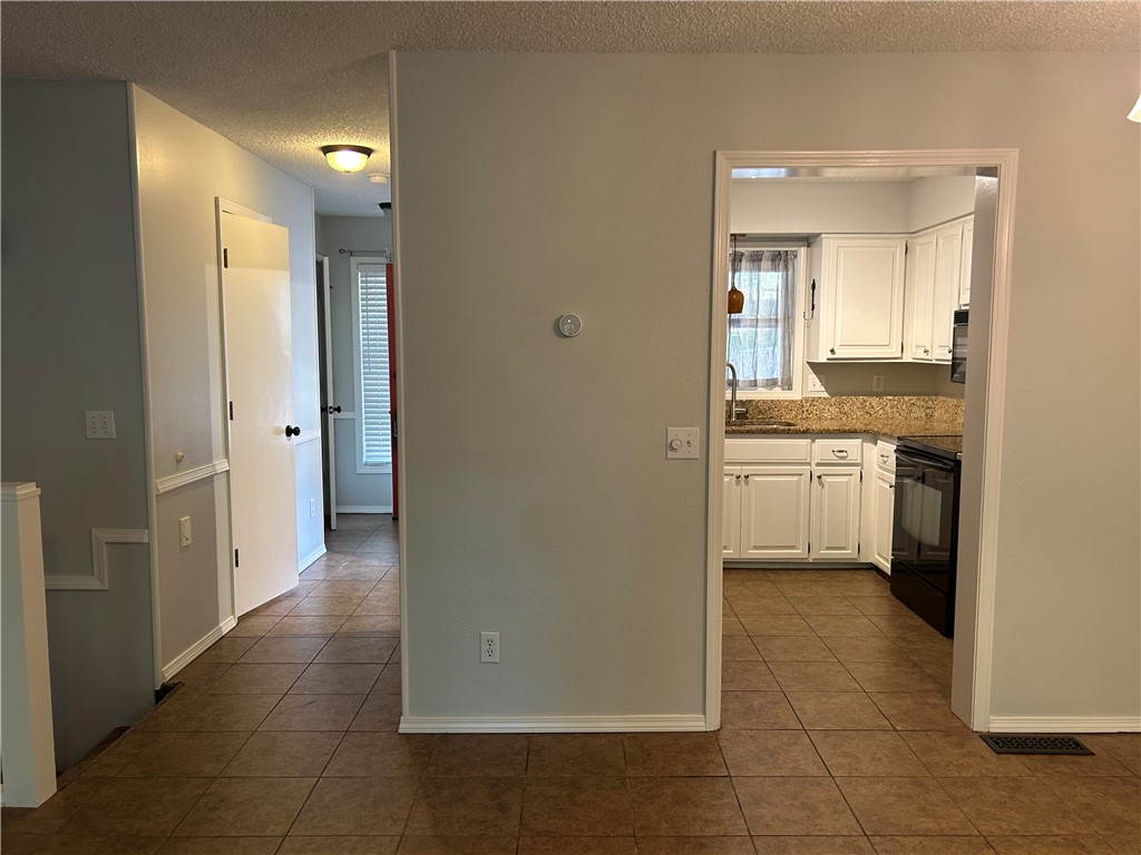 Kingsdale Courts Bvv - Residential Lease
