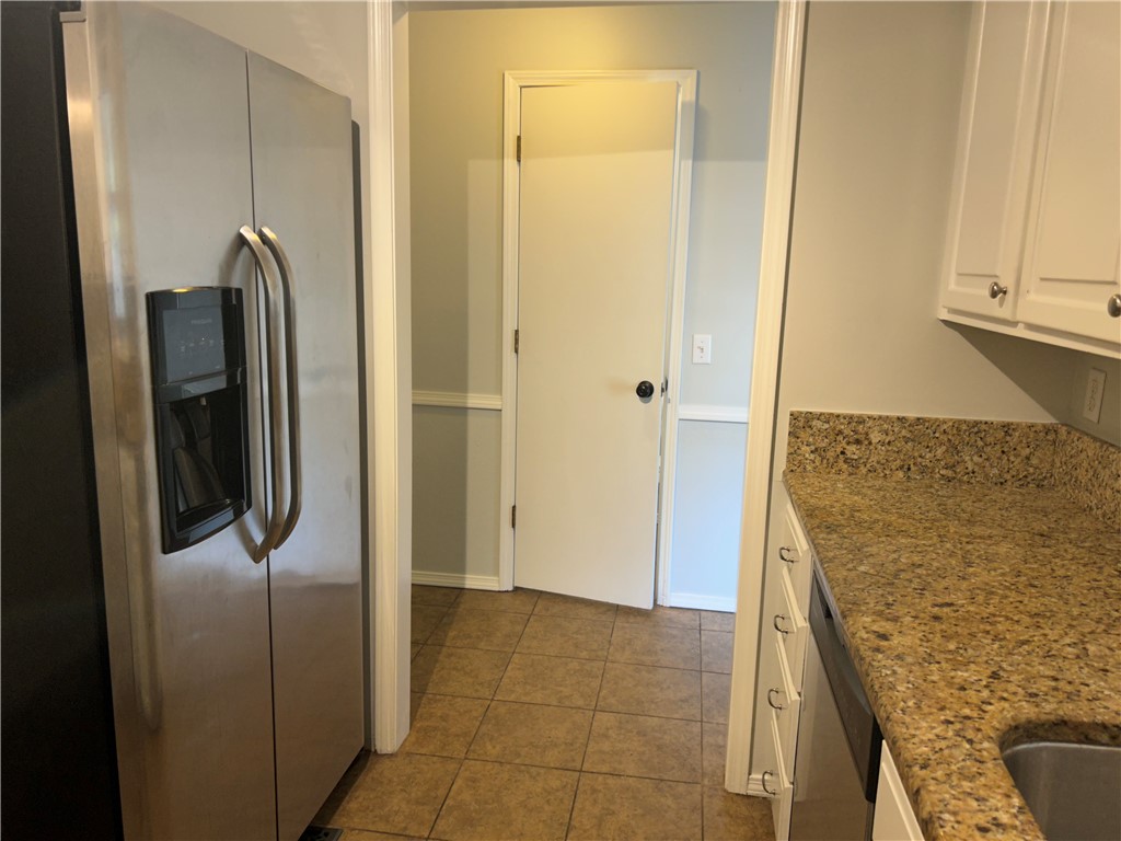 Kingsdale Courts Bvv - Residential Lease