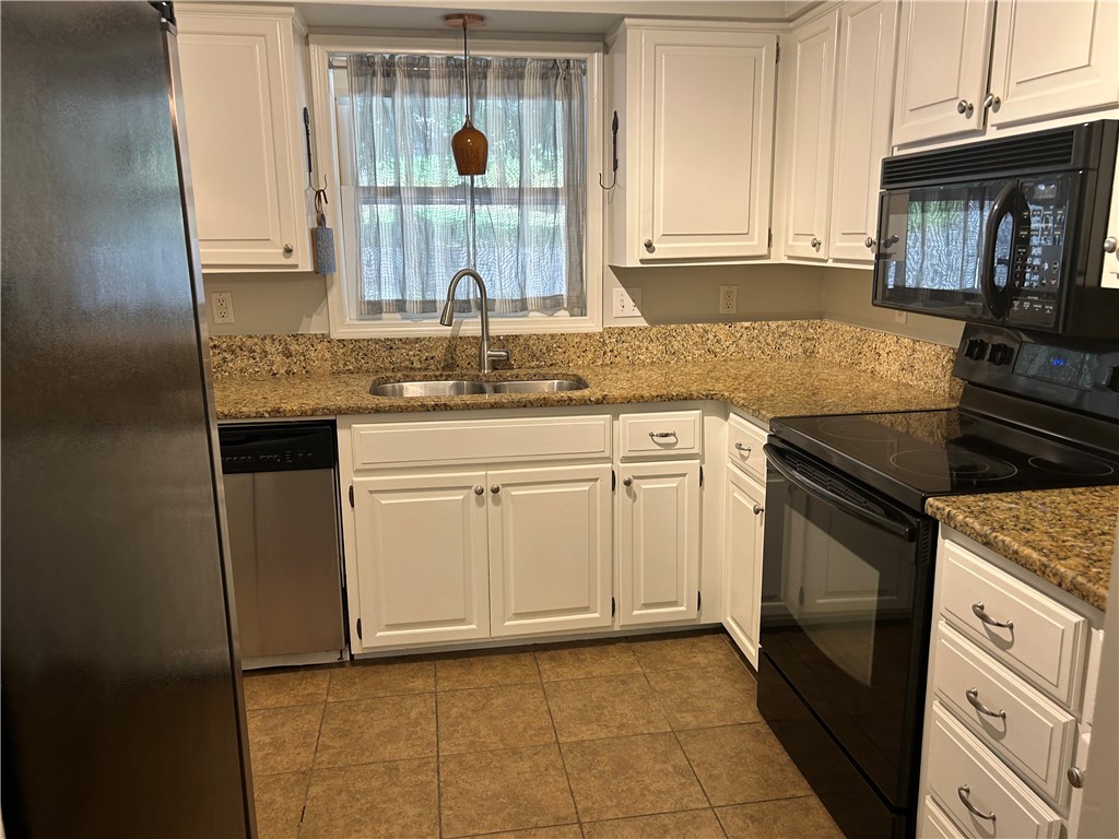 Kingsdale Courts Bvv - Residential Lease