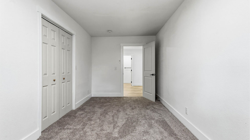 16-18-33-GENTRY - Residential