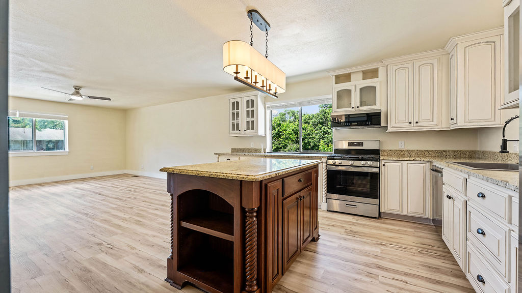 16-18-33-GENTRY - Residential