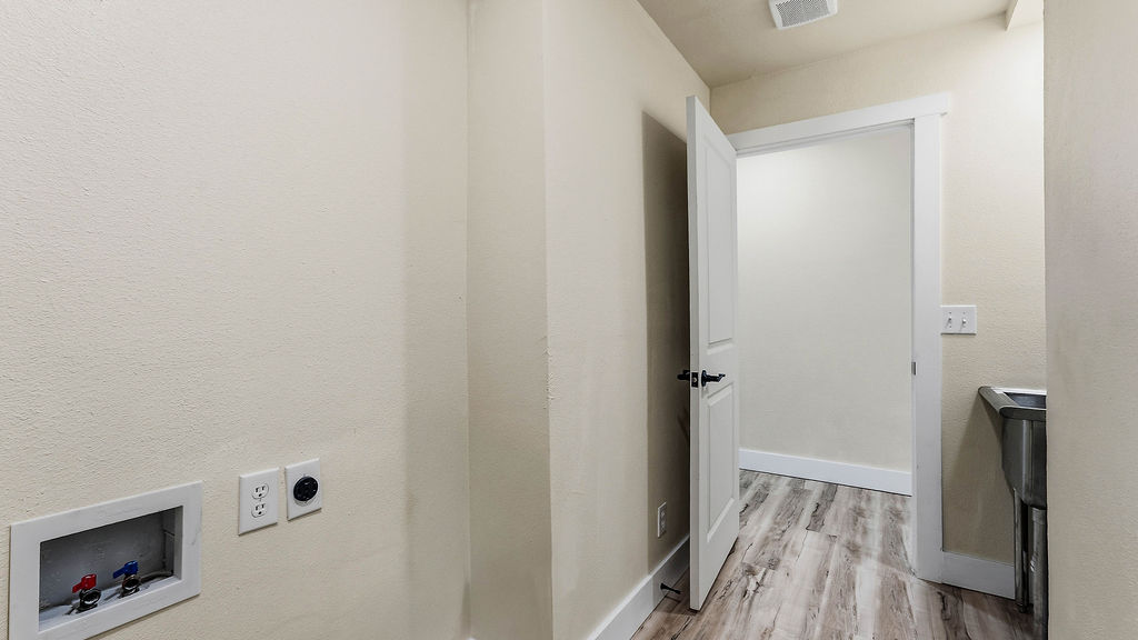 16-18-33-GENTRY - Residential