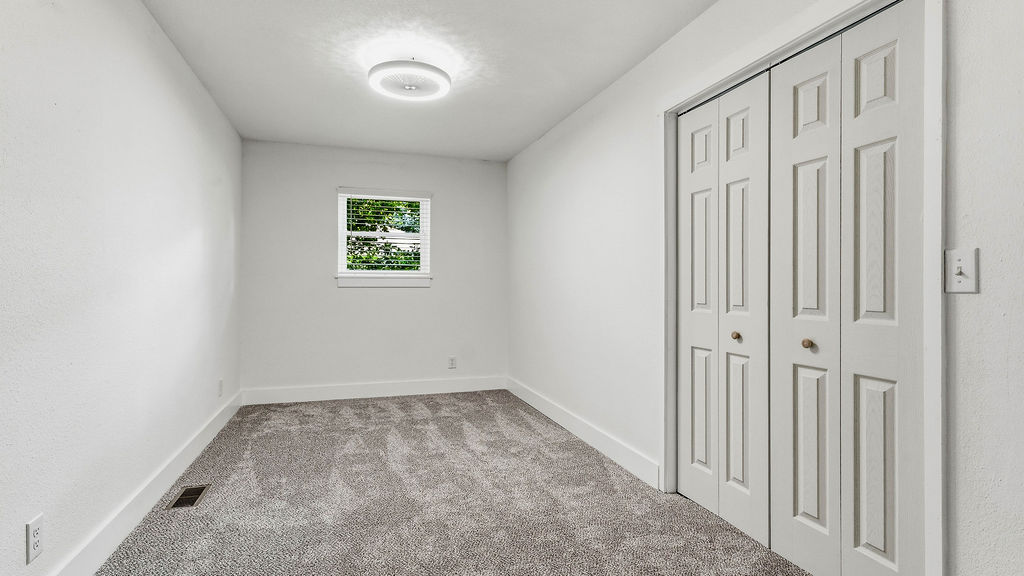 16-18-33-GENTRY - Residential