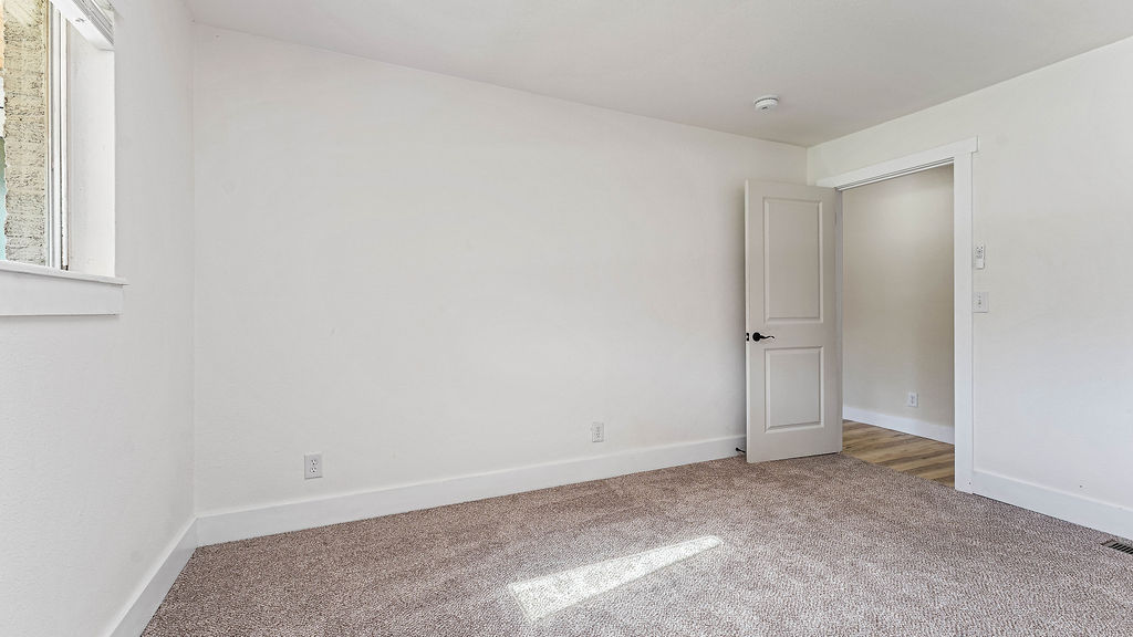 16-18-33-GENTRY - Residential