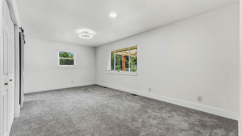 16-18-33-GENTRY - Residential