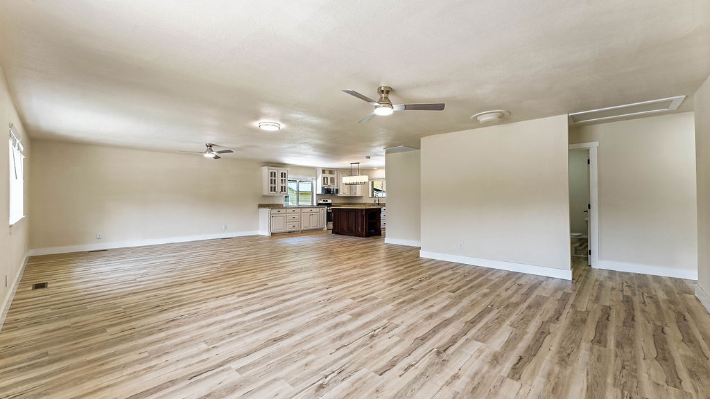 16-18-33-GENTRY - Residential