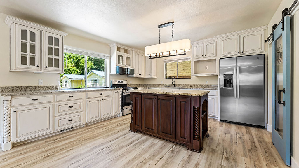 16-18-33-GENTRY - Residential