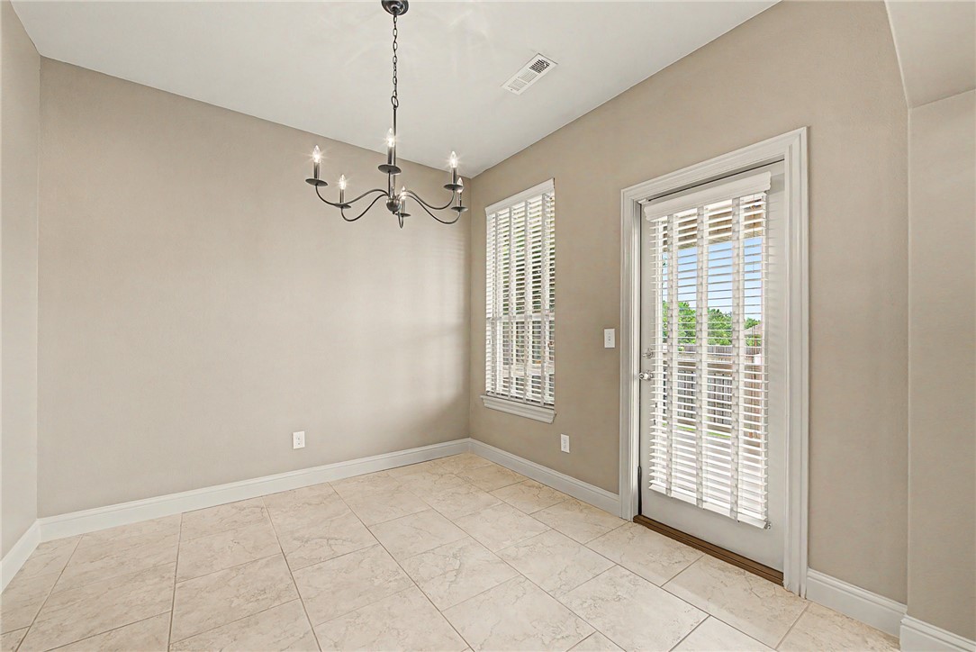 Hamptons, The Cave Spgs - Residential