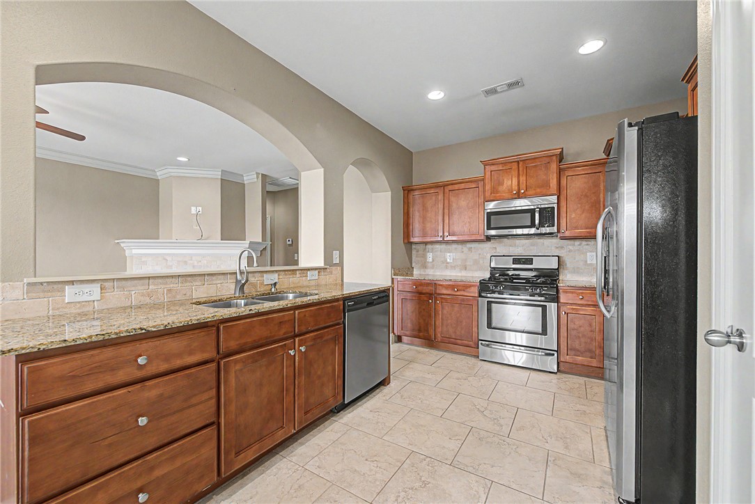 Hamptons, The Cave Spgs - Residential