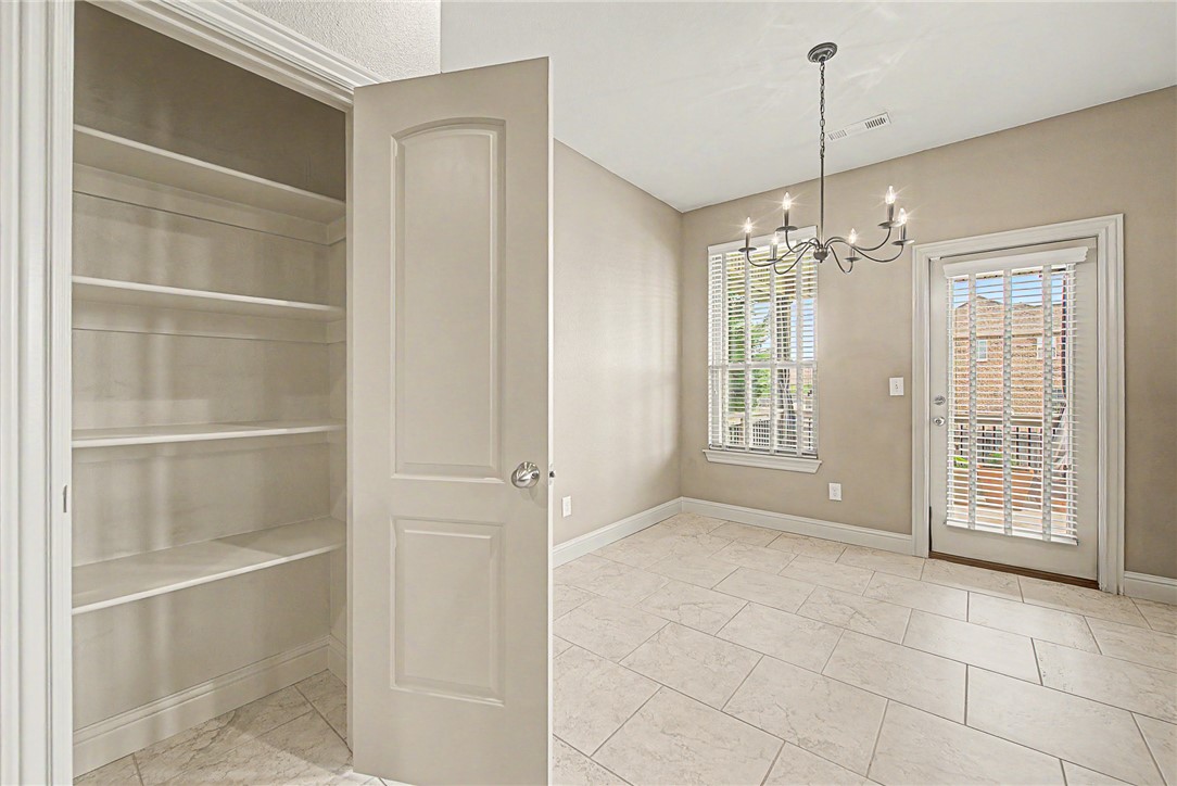 Hamptons, The Cave Spgs - Residential
