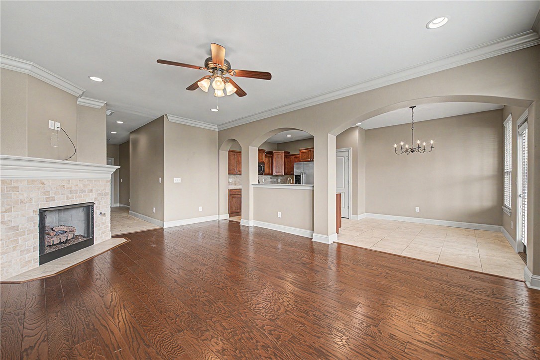 Hamptons, The Cave Spgs - Residential