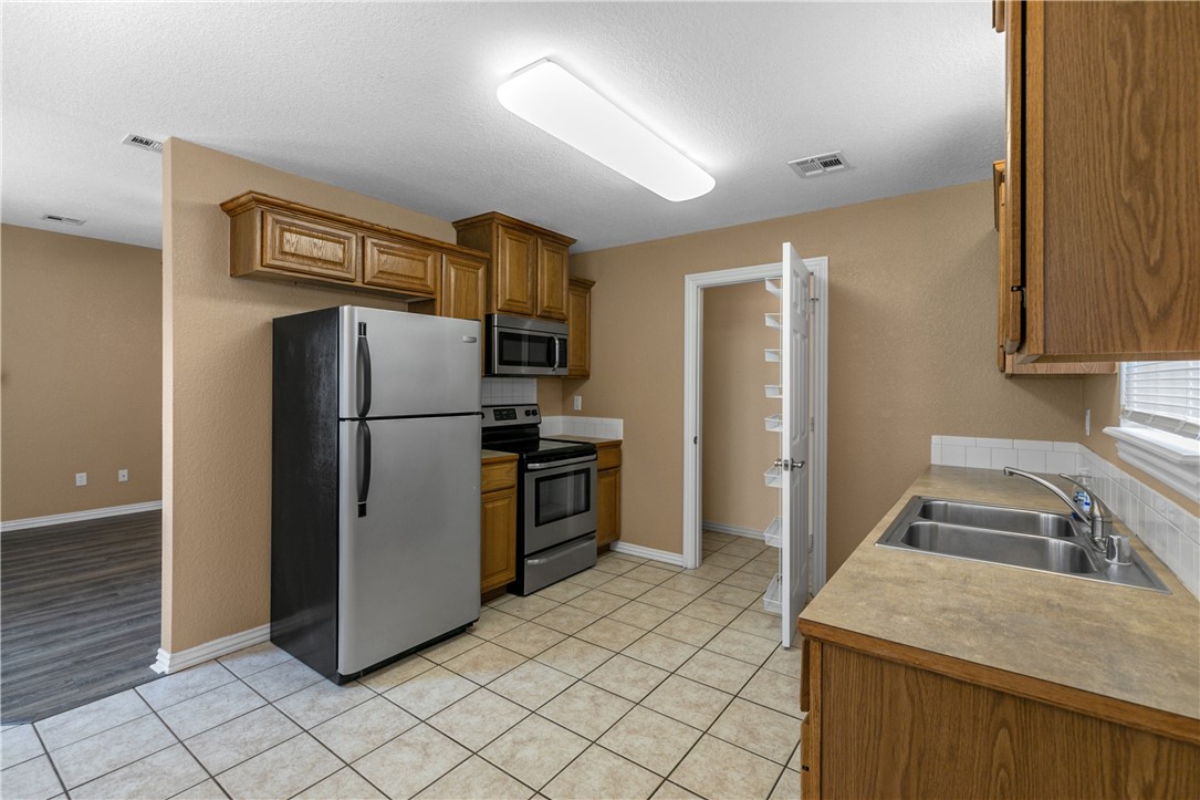 Centerpoint Sub Ph 8 Centerton - Residential Lease