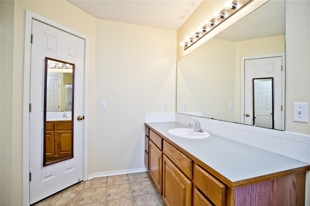 Meadowlands Sub Bentonville - Residential Lease