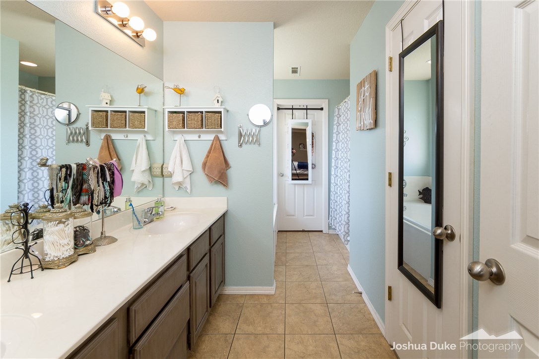 Standing Oaks Sub Blk III Pea Ridge - Residential