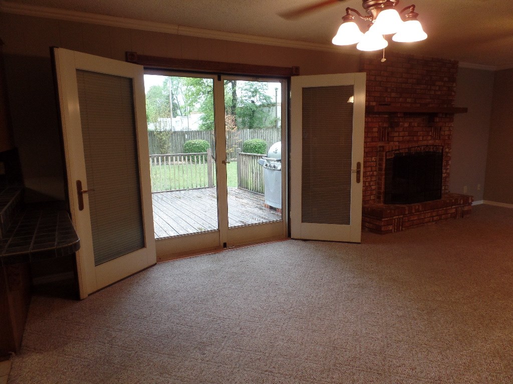 Hickory Hills Sub Siloam Spgs - Residential