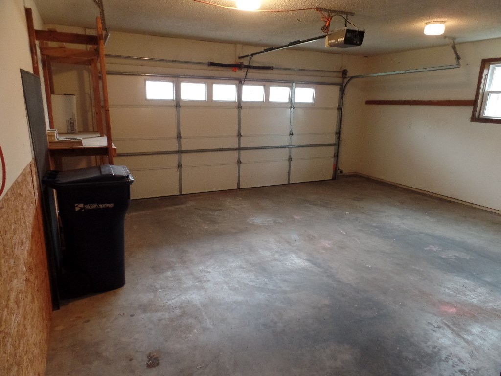 Hickory Hills Sub Siloam Spgs - Residential