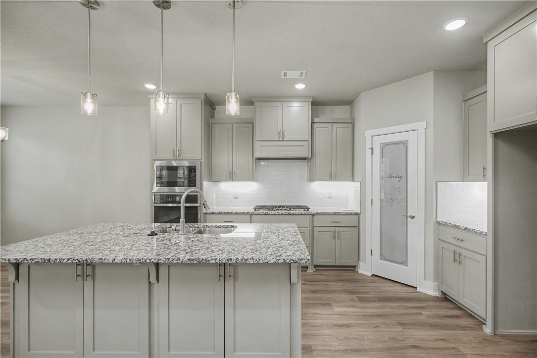 WALNUT GROVE SUB PH III-BENTONVILLE - Residential