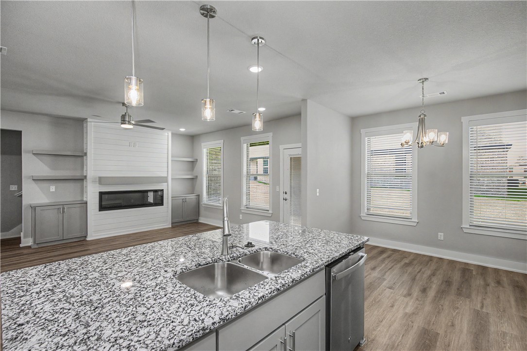 WALNUT GROVE SUB PH III-BENTONVILLE - Residential