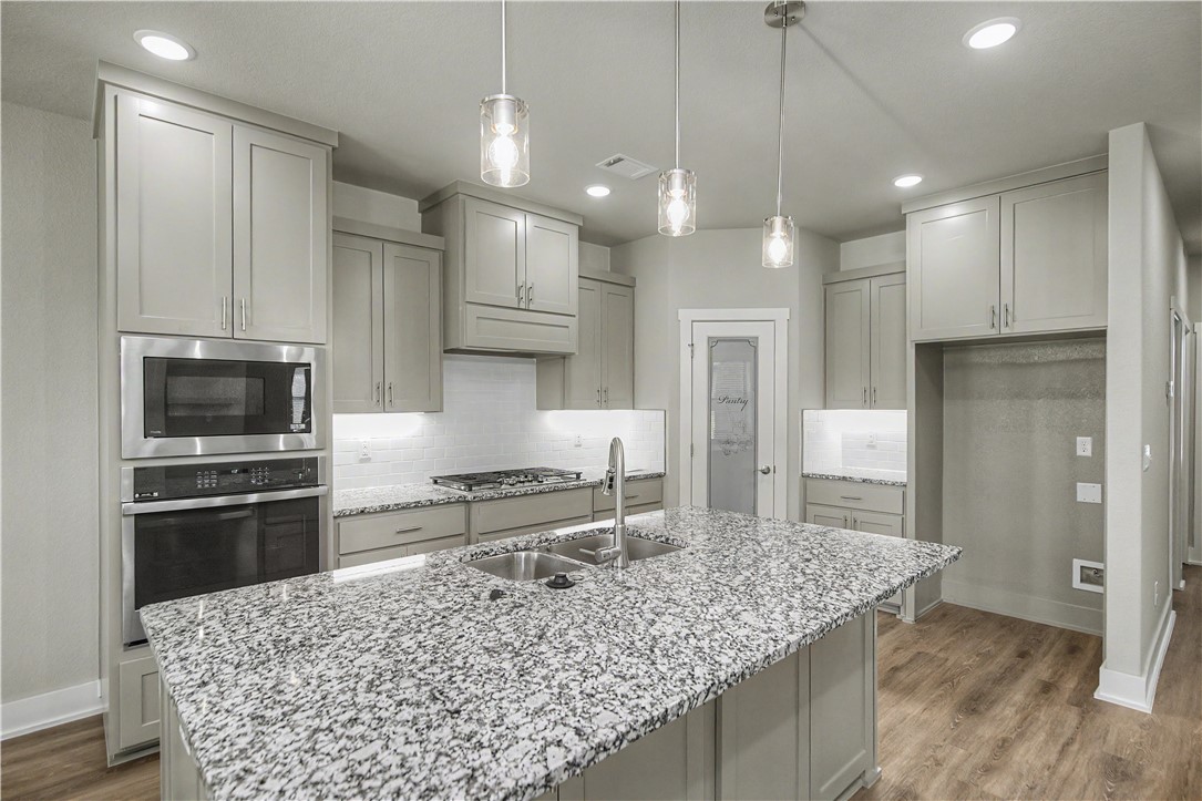 WALNUT GROVE SUB PH III-BENTONVILLE - Residential