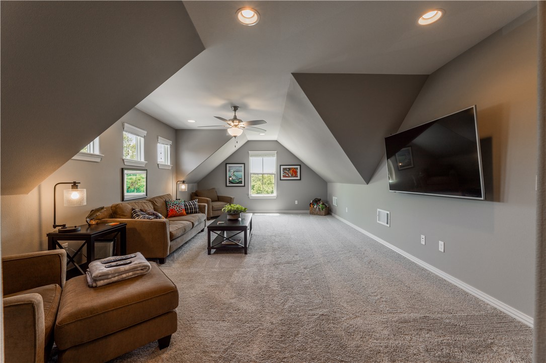 Hunt's Lakeside Estates - Residential