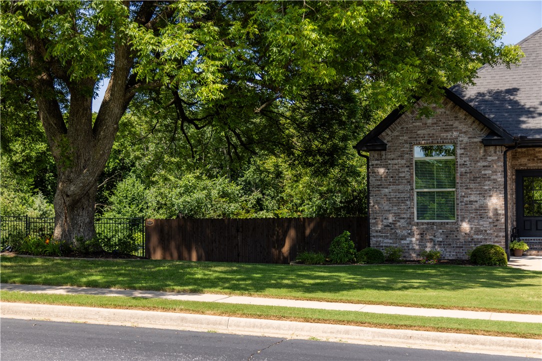 Hunt's Lakeside Estates - Residential