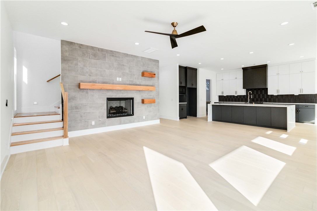 HAPPY HOME SUB-BENTONVILLE - Residential