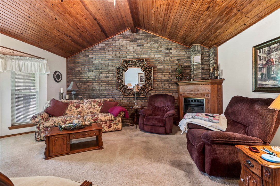 19-18-29-SPRINGDALE - Residential